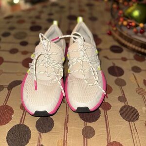 Women’s Sorel Kinetic Sneakers Size 7.5